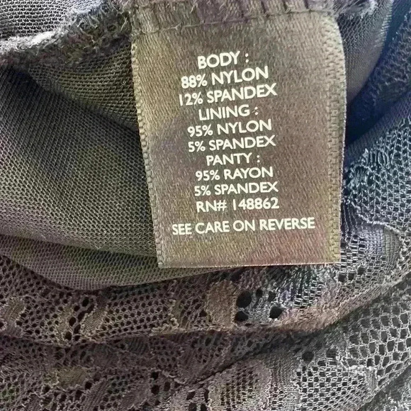 Torrid Sleeveless Lace V-Neck Bodysuit - Picture 6 of 8